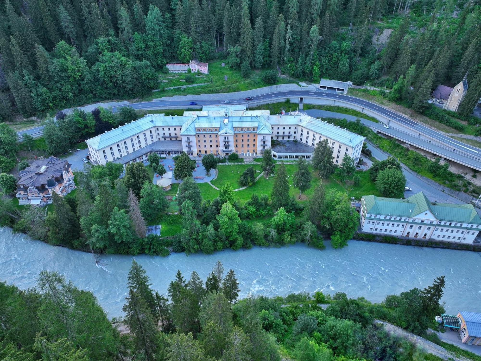 Scuol Palace - Culture, Nature & Health Exterior photo